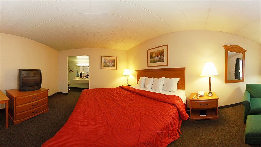 Travelodge By Wyndham בדפורד מראה חיצוני תמונה