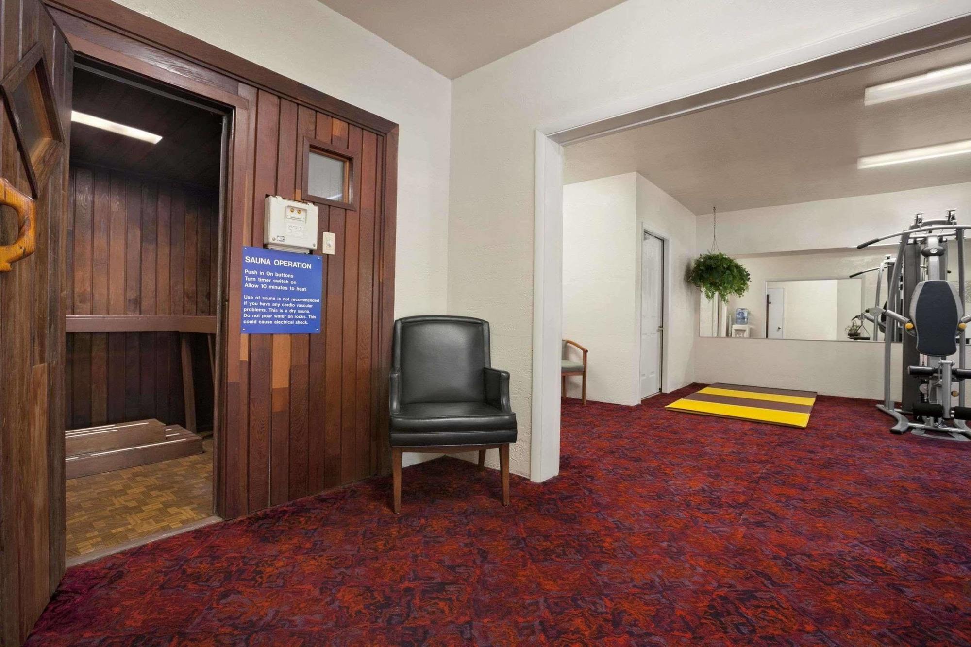 Travelodge By Wyndham בדפורד מראה חיצוני תמונה